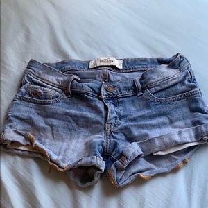 HOLLISTER BOOTY SHORTS